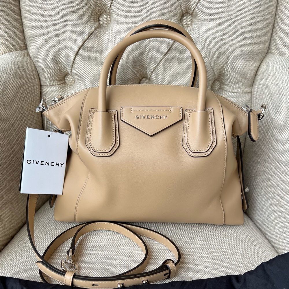Authentic Brand New Givenchy Soft Antigona bag, small size - Picture 1 of 16